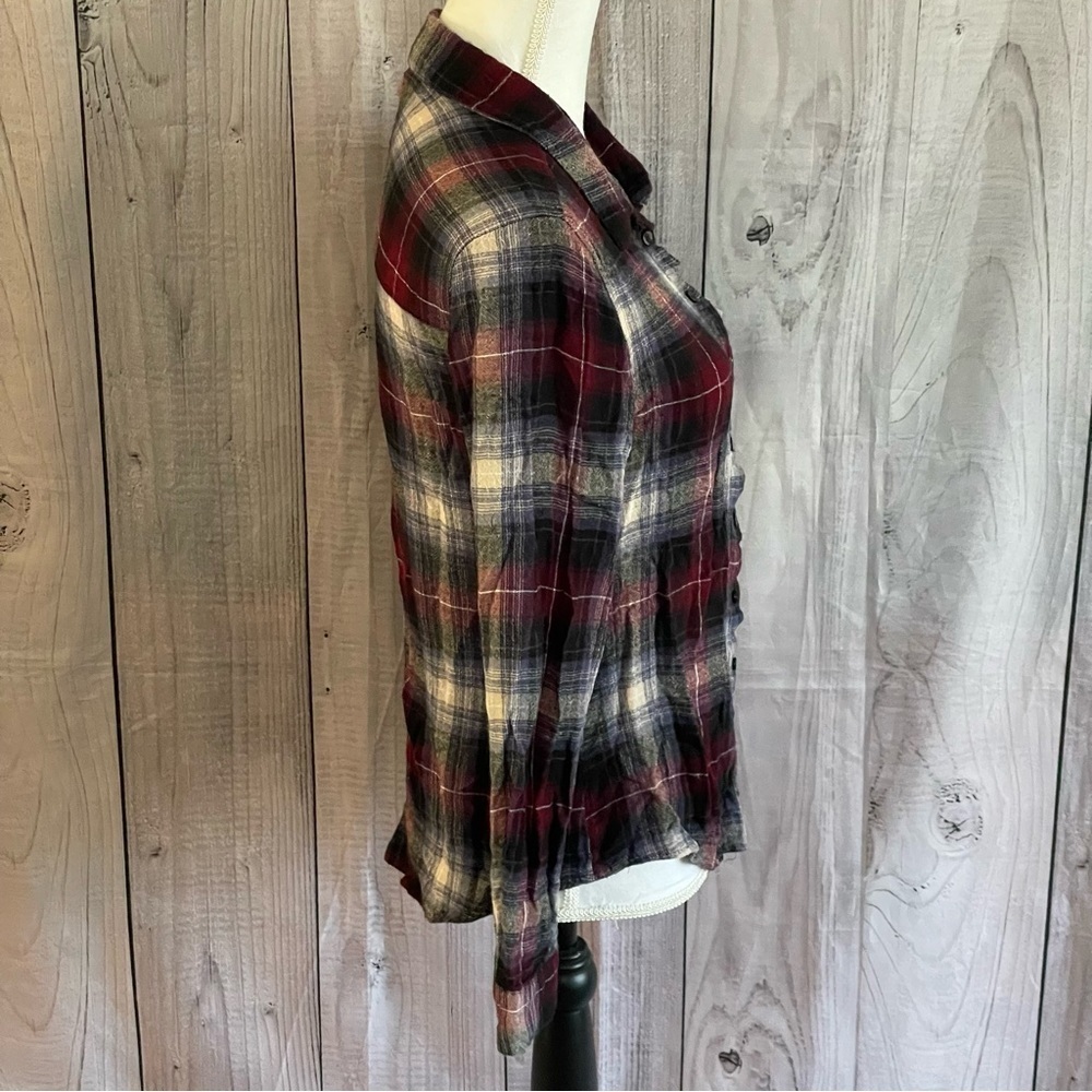 ✅HOST Pick✅ Rue 21 Button Down Shirt, Medium - Picture 2 of 9